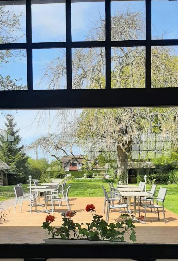 Logis Auberge Des Aulnettes Hérouville-Saint-Clair Exterior foto